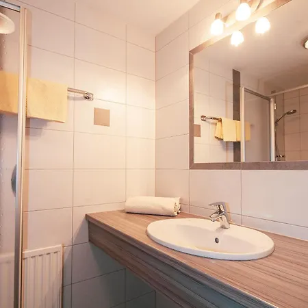 Holiday Apartments *