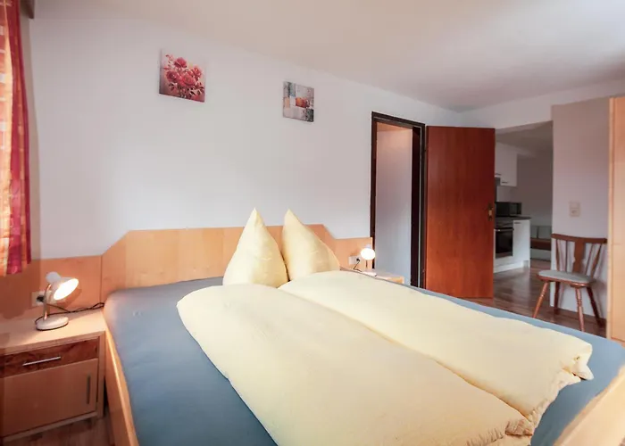 Holiday Apartments شقة *