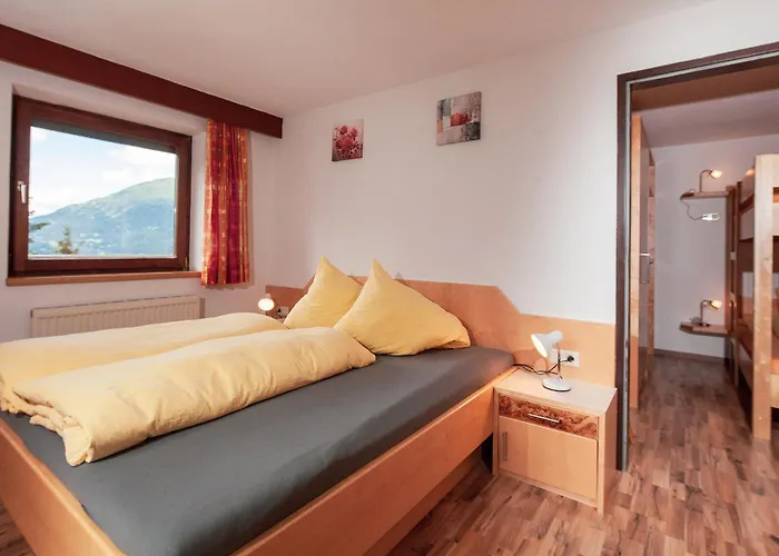 Holiday Apartments *