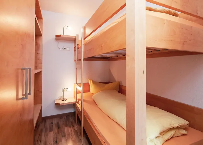 Holiday Apartments *