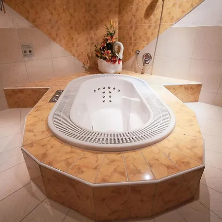 דירה Holiday Apartments *