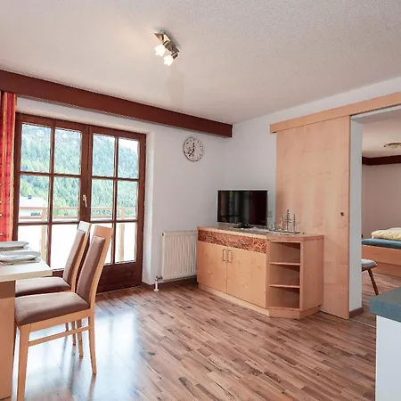 Holiday Apartments *