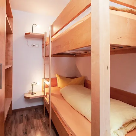 Holiday Apartments *