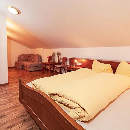 דירה Holiday Apartments